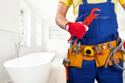 Artisan pour créer une salle de bain moderne  